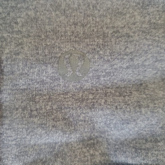 Lululemon Crops - Picture 2 of 3